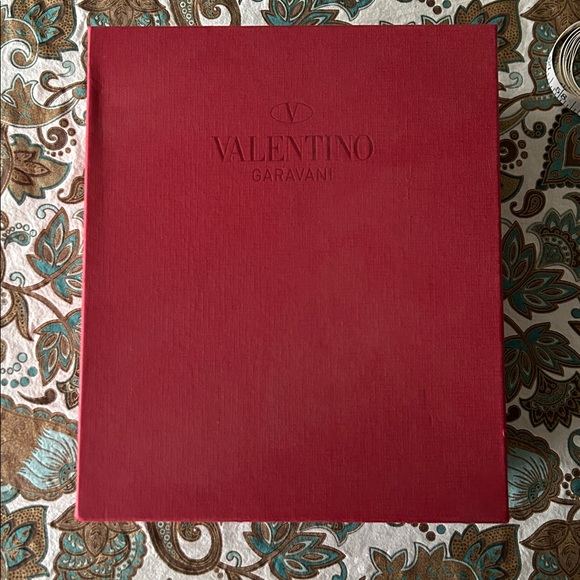 Valentino Garavani Dust Bag and Shoe Box - Picture 2 of 9
